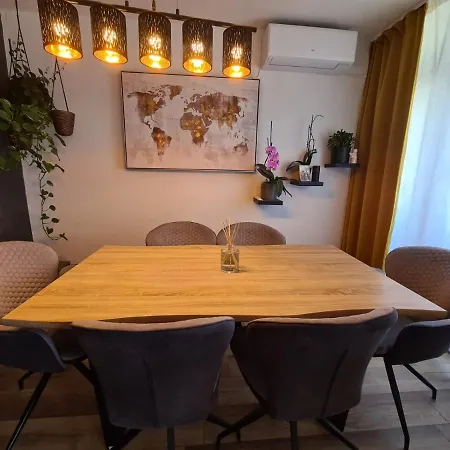 Apartment M's *